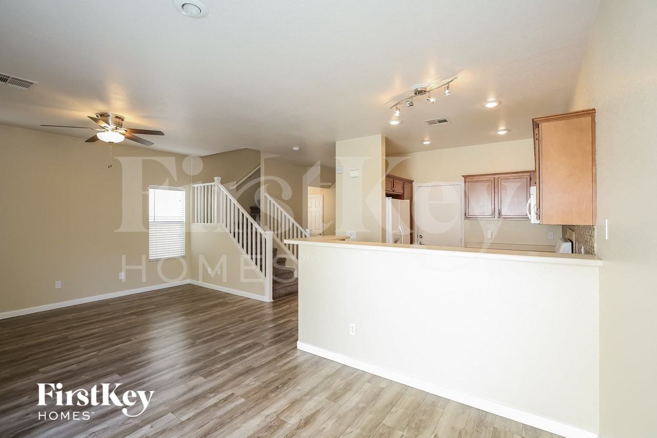 1158 Shades End Ave - Photo 6 of 15