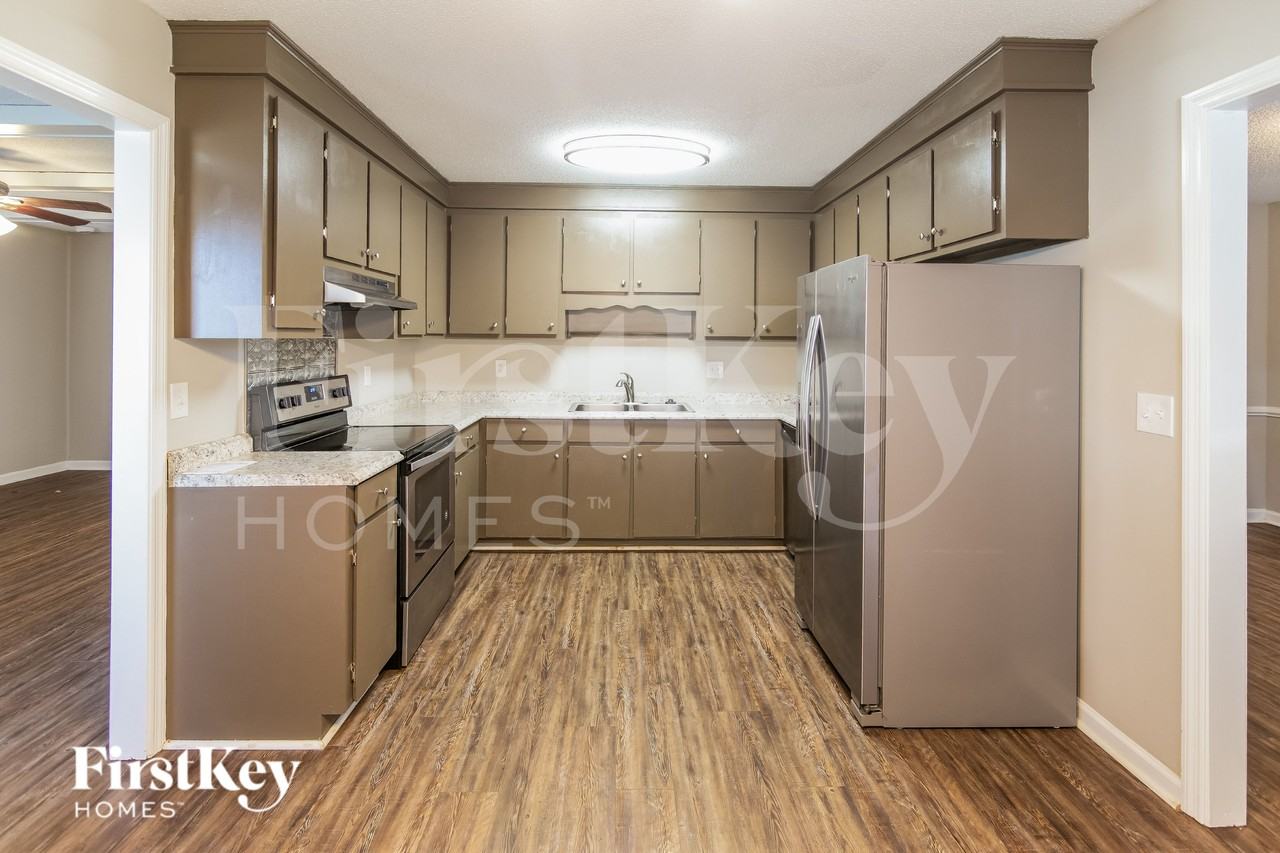 111 Boone Dr - Photo 7 of 15