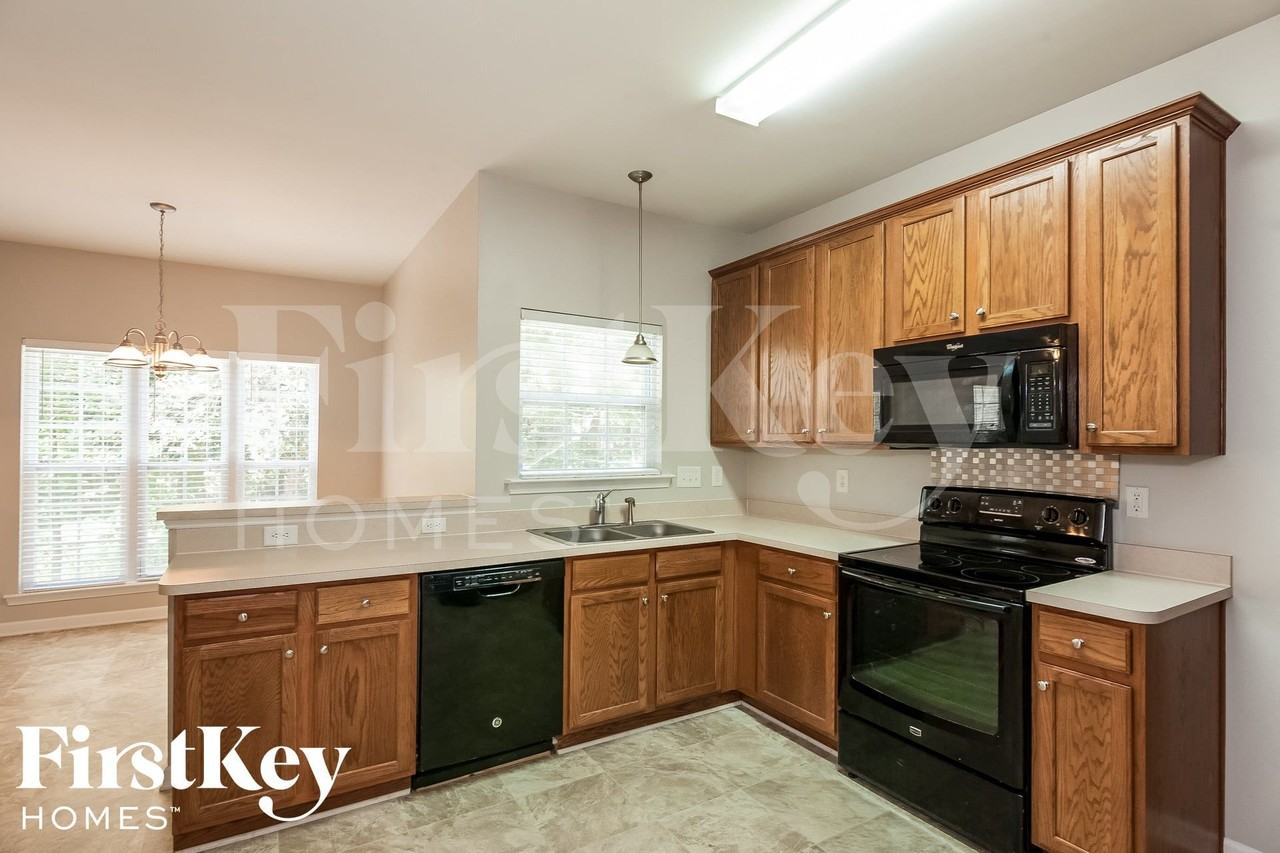 10634 Quarrier Dr - Photo 6 of 15