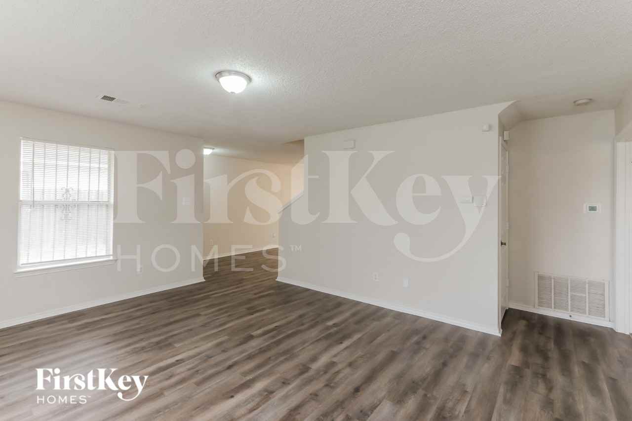 10219 Glen Vista Dr - Photo 3 of 16