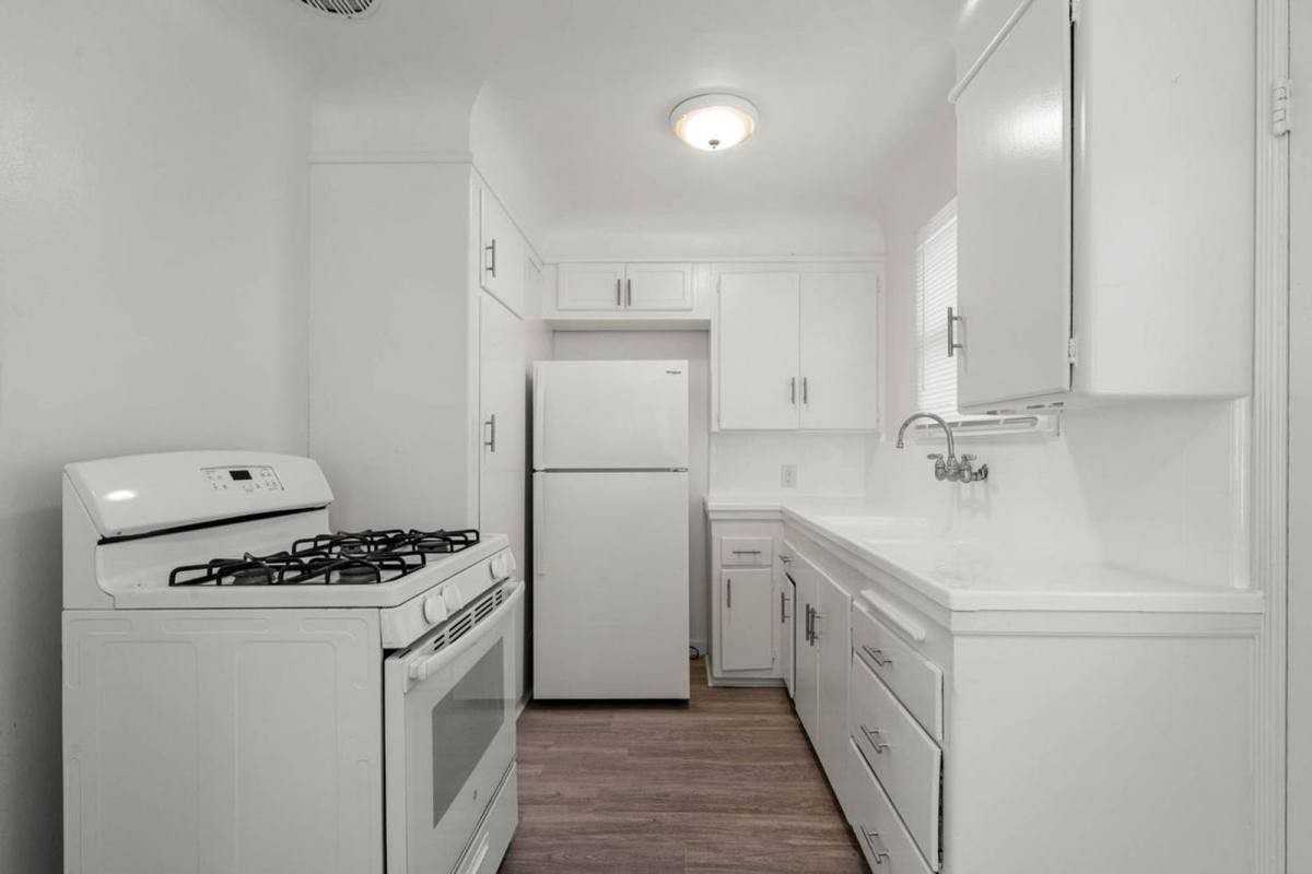 6044 10th Ave #A1 - Photo 3 of 16
