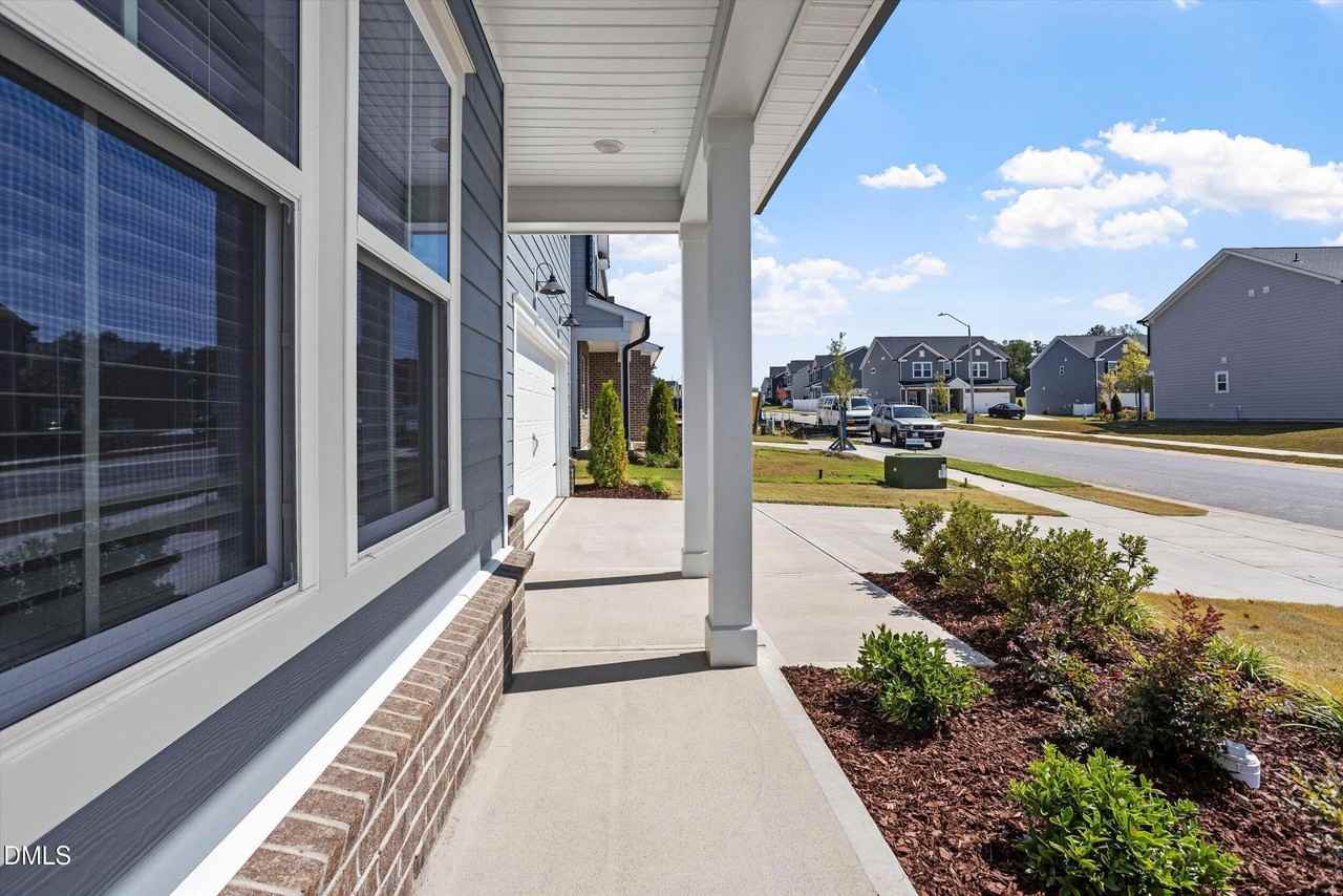 329 Providence Springs Ln - Photo 5 of 43