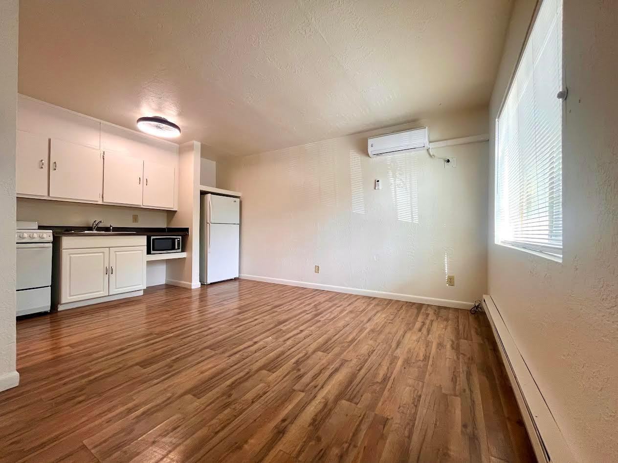 2104 Lead Ave Se #6 - Photo 3 of 13