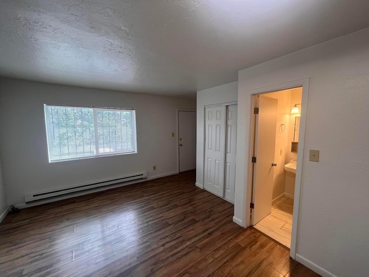 2104 Lead Ave Se #6 - Photo 5 of 13
