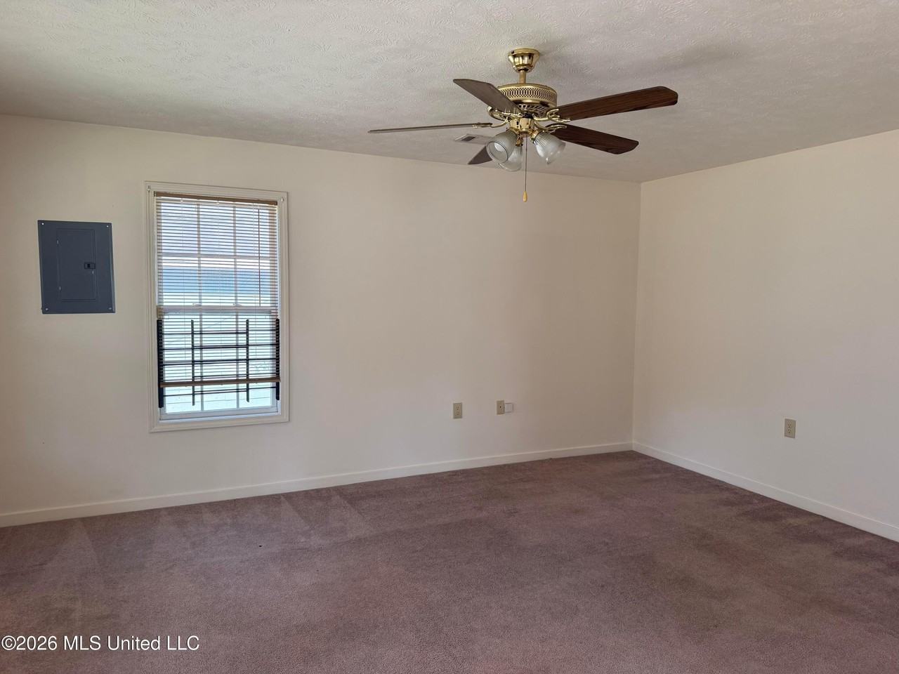 526 W Porter St - Photo 3 of 18