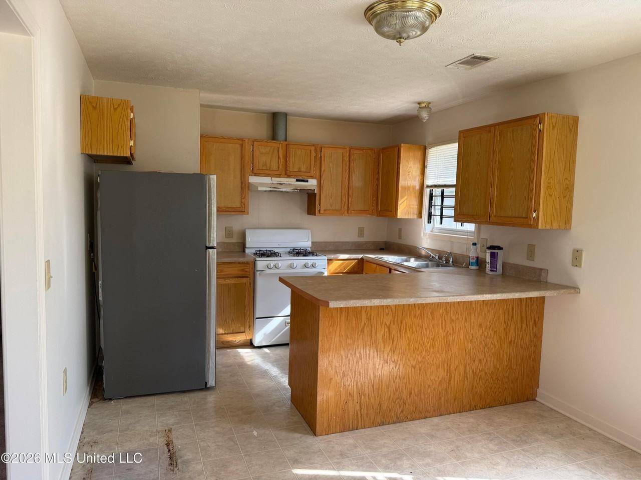 526 W Porter St - Photo 7 of 18