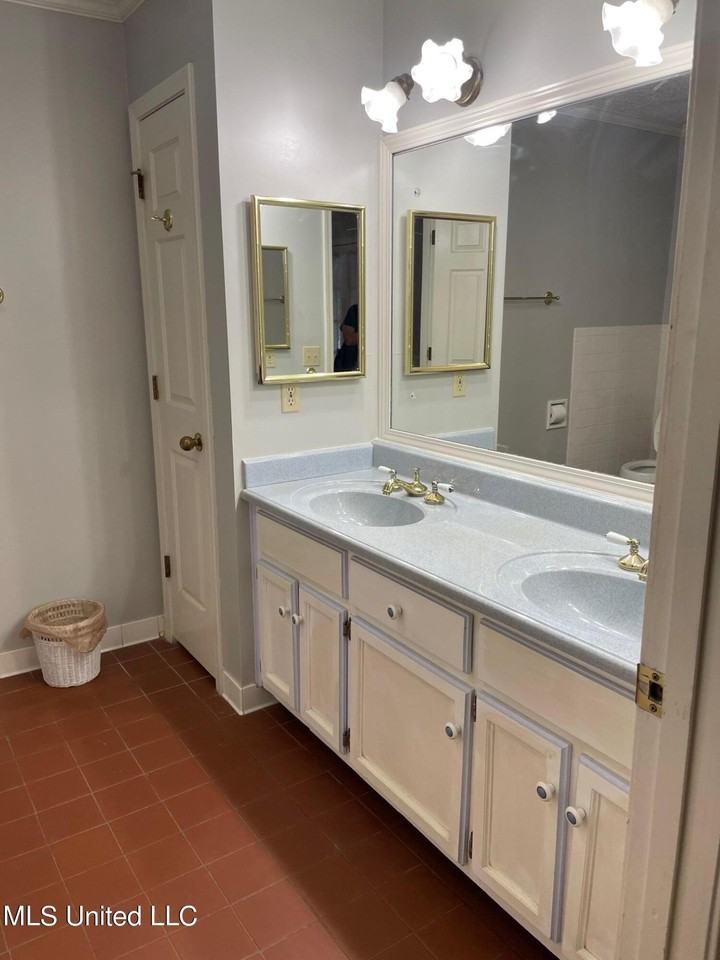 1335 Mcingvale Rd - Photo 3 of 16
