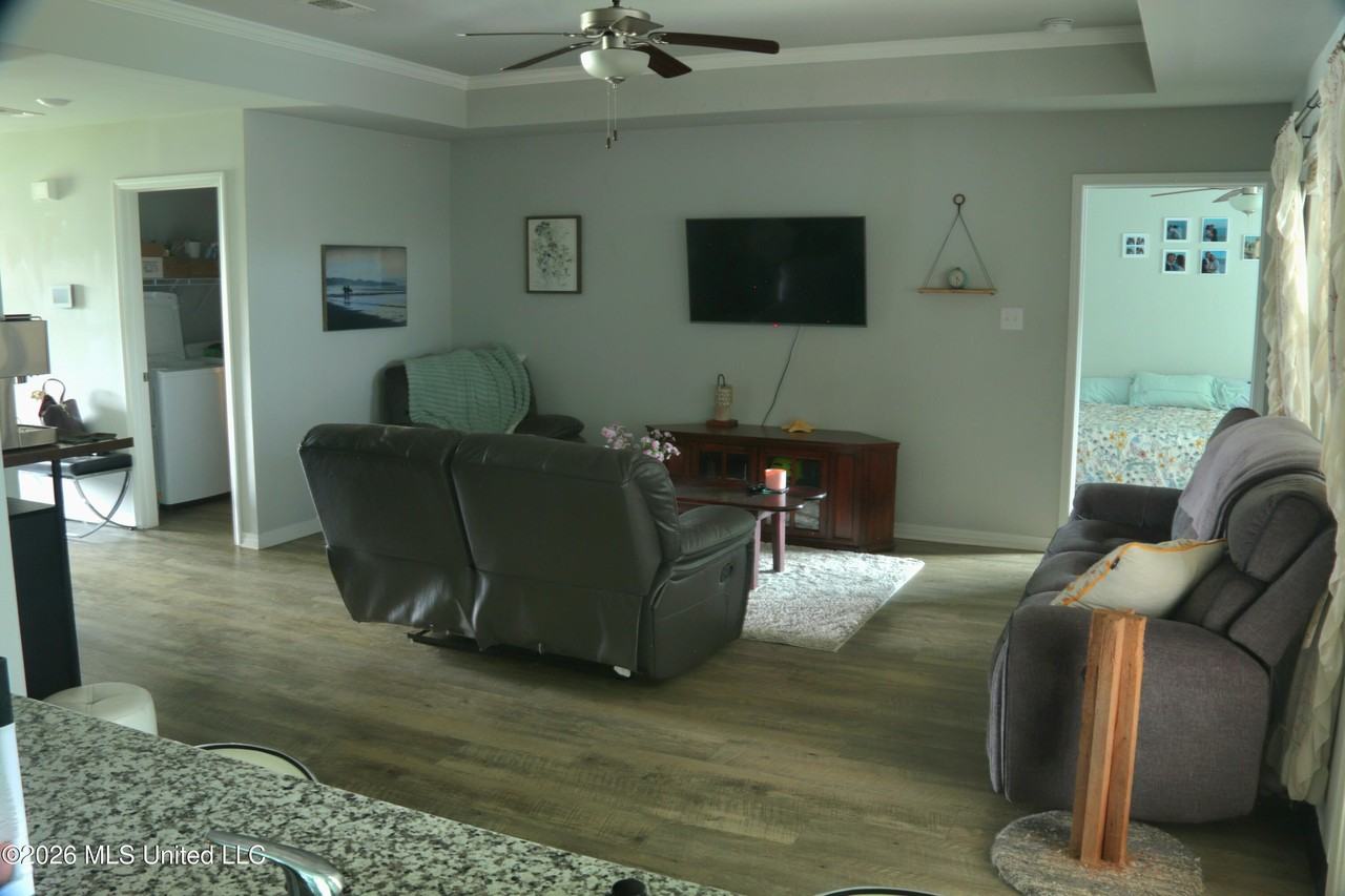 18225 Mill Cv - Photo 2 of 6