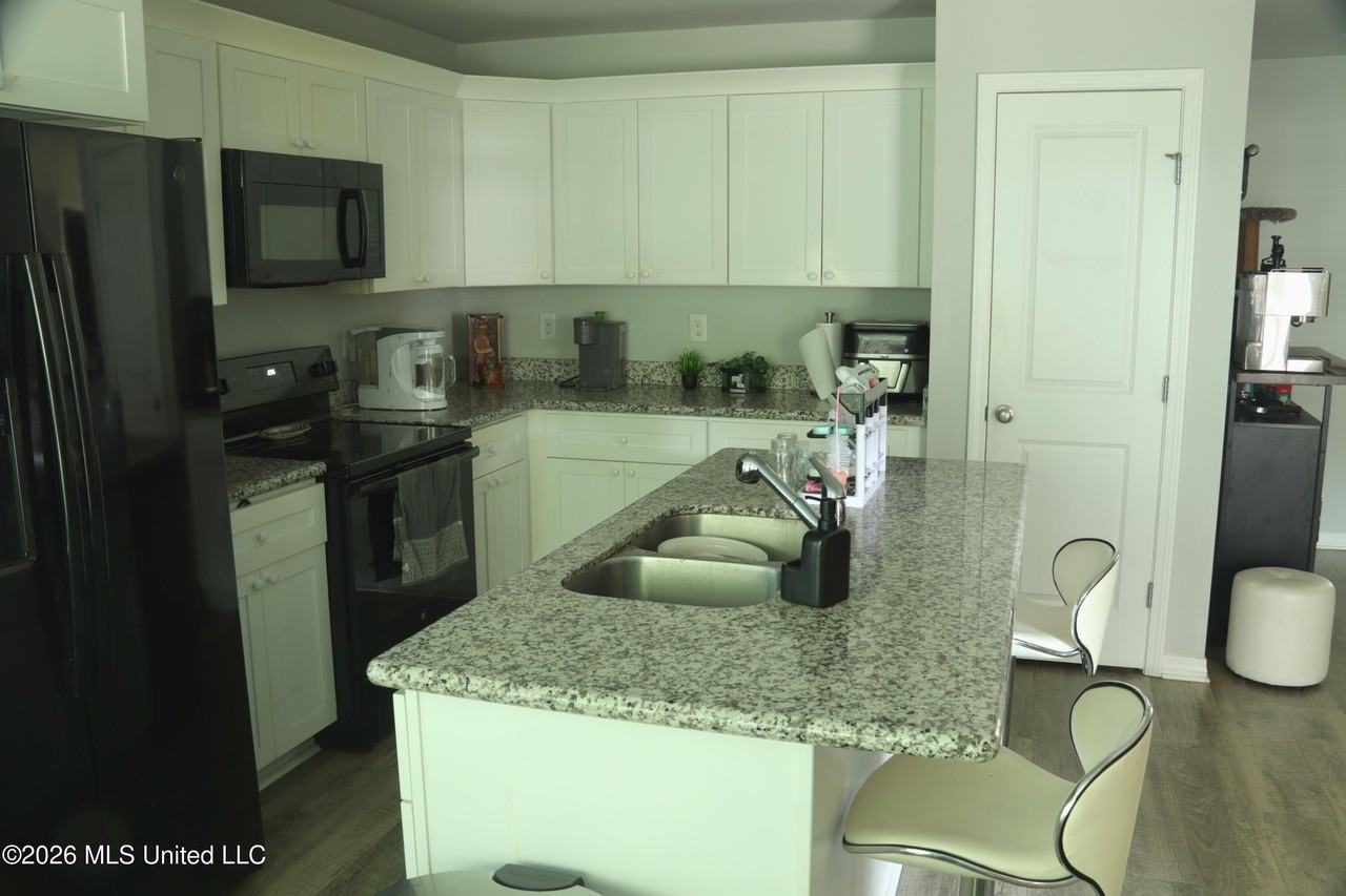 18225 Mill Cv - Photo 4 of 6