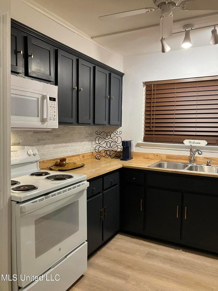 9200 Ocean Springs Rd - Photo 4 of 12