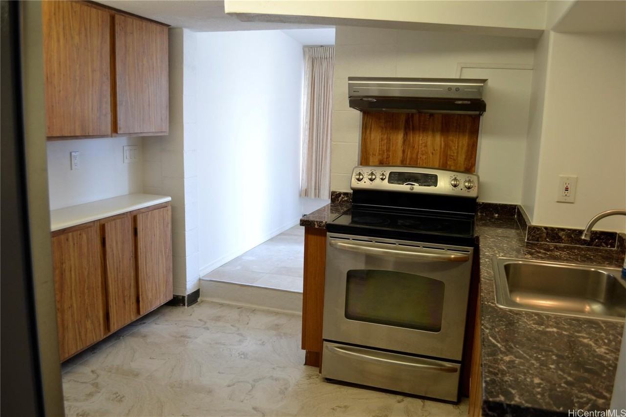 933 22nd Ave - Photo 6 of 18