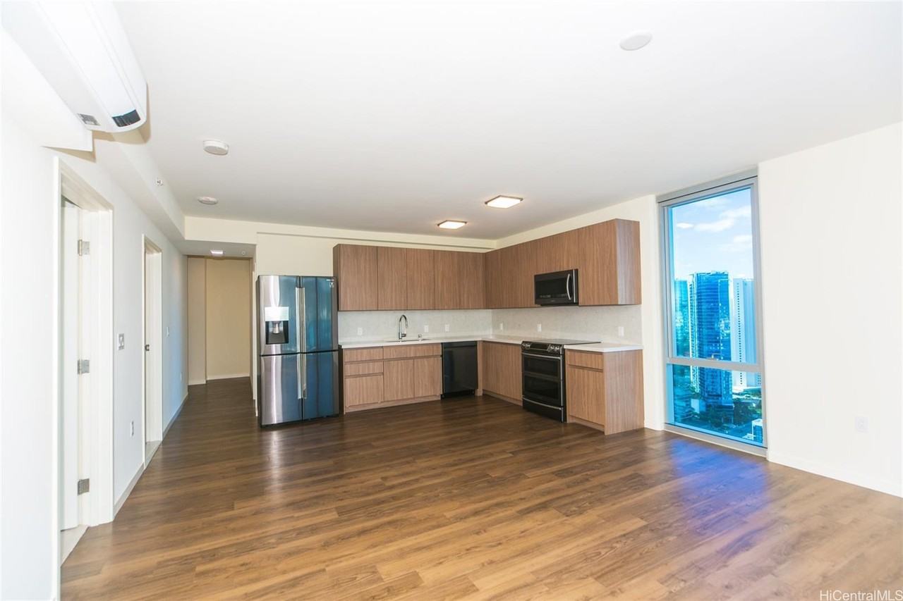 1391 Kapiolani Blvd #3401 - Photo 6 of 13