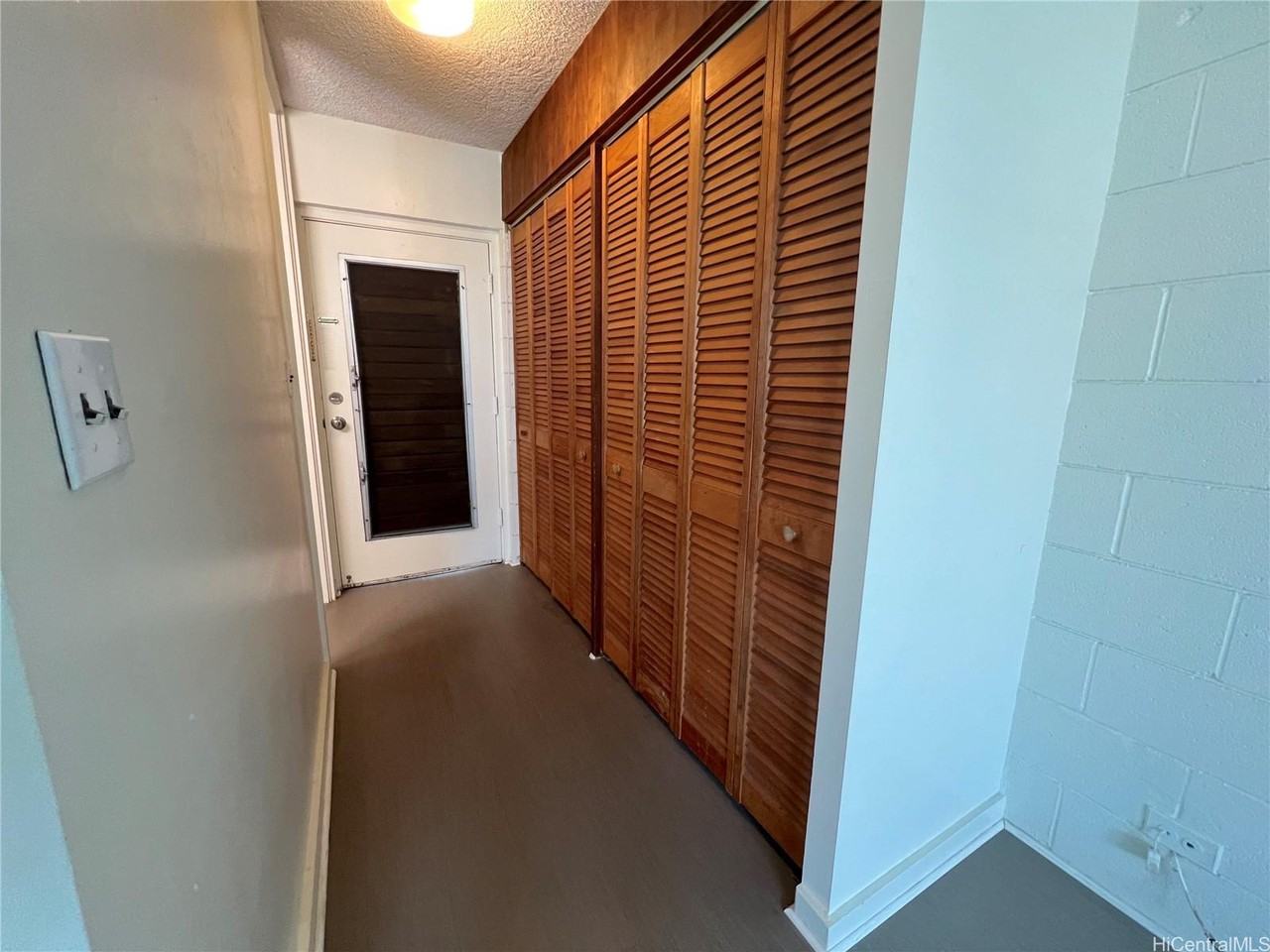 1550 Wilder Ave #B401 - Photo 2 of 6