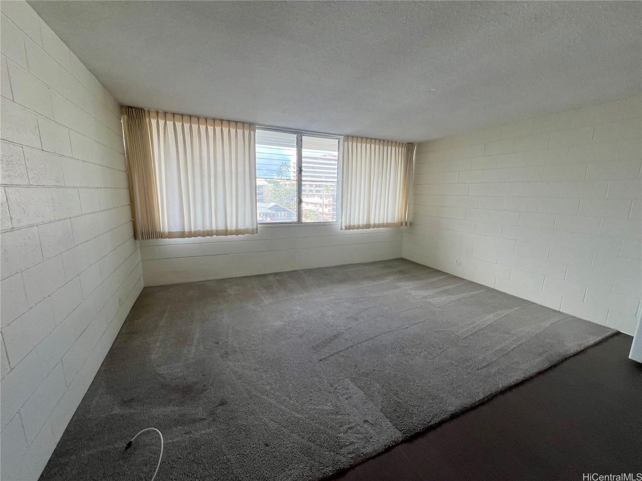 1550 Wilder Ave #B401 - Photo 3 of 6