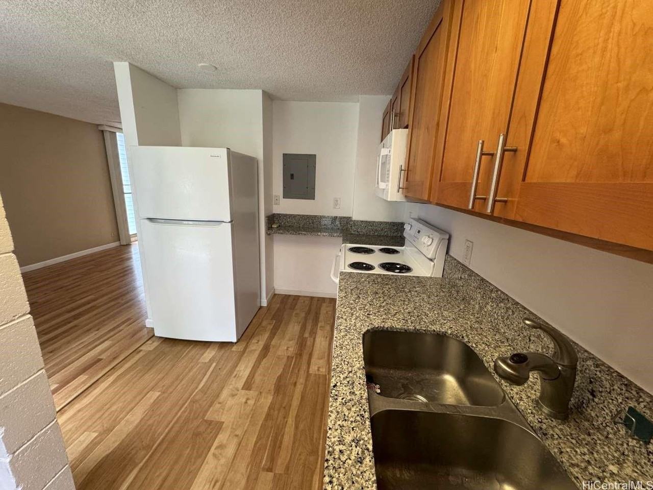 647 Kunawai Ln #C316 - Photo 5 of 21