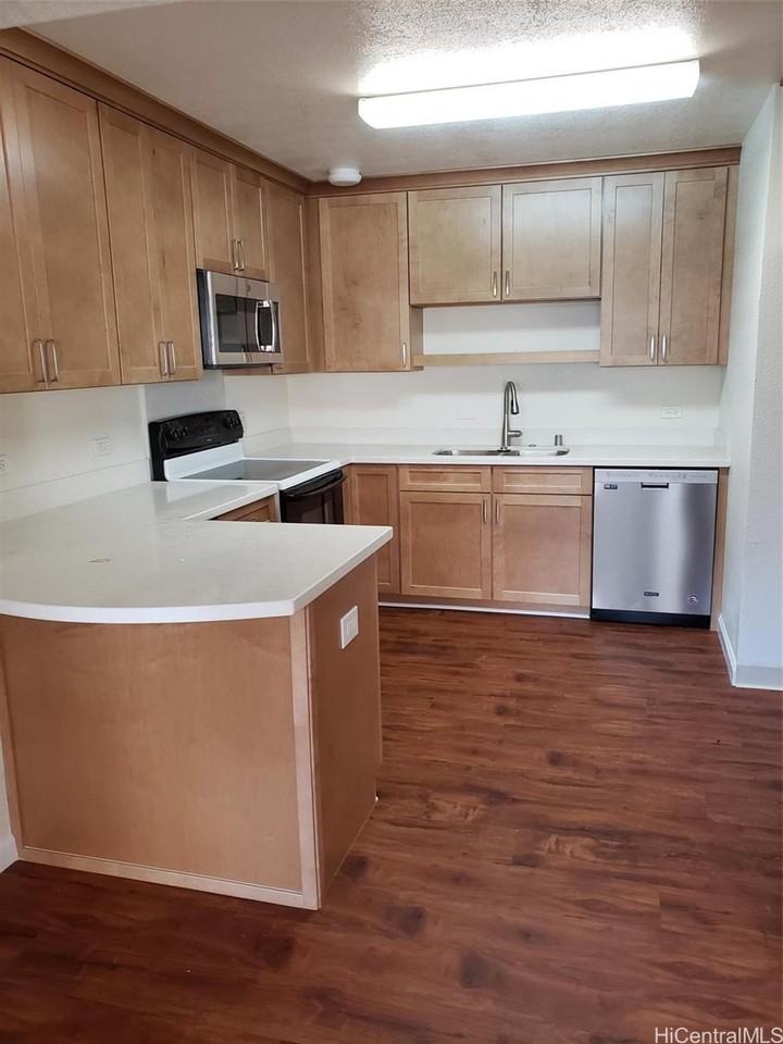 1070 Ala Napunani St #407 - Photo 4 of 20