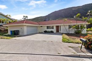 featured image of 1069 Maunanani St