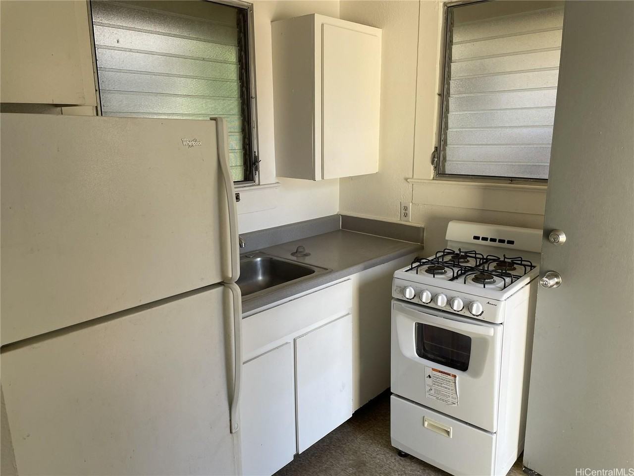 3136 Kaimuki Ave #C - Photo 2 of 6