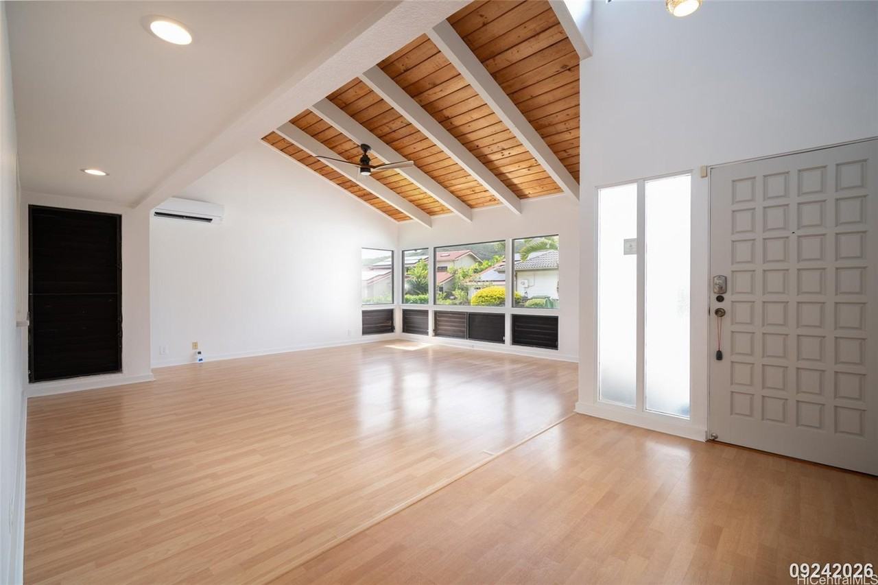 275 Kaiolohia Pl - Photo 2 of 25