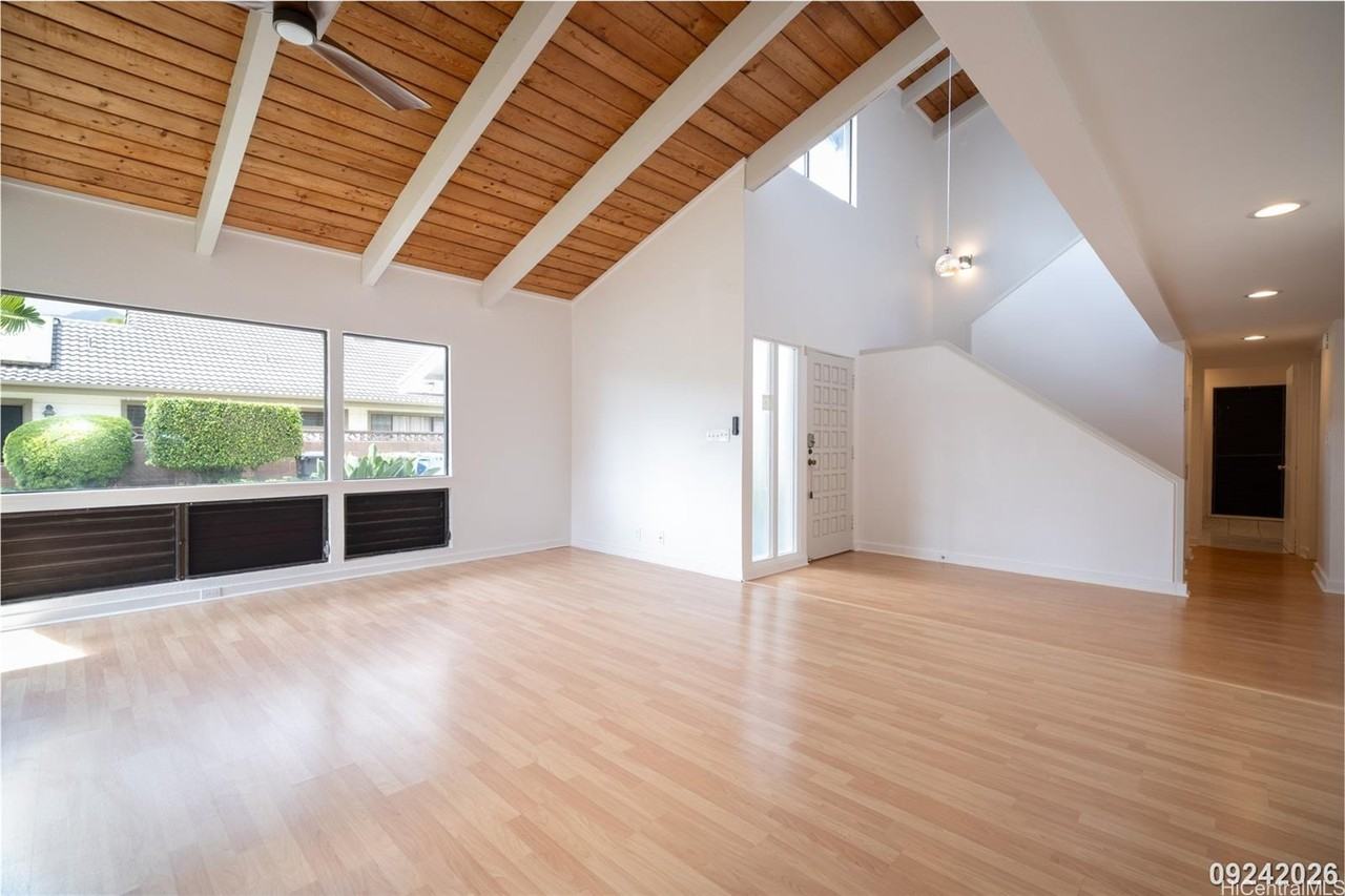 275 Kaiolohia Pl - Photo 3 of 25