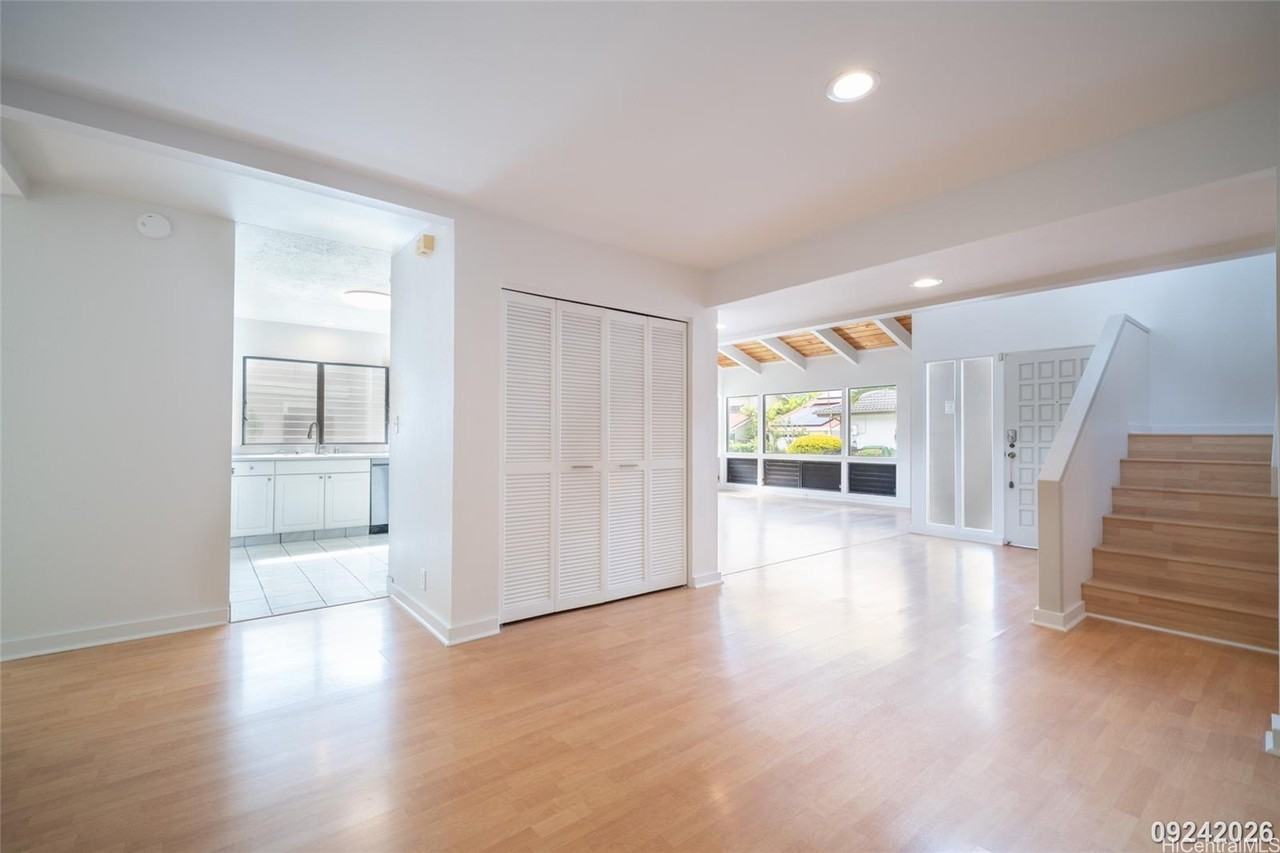 275 Kaiolohia Pl - Photo 6 of 25