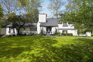 featured image of 3700 W Bancroft St