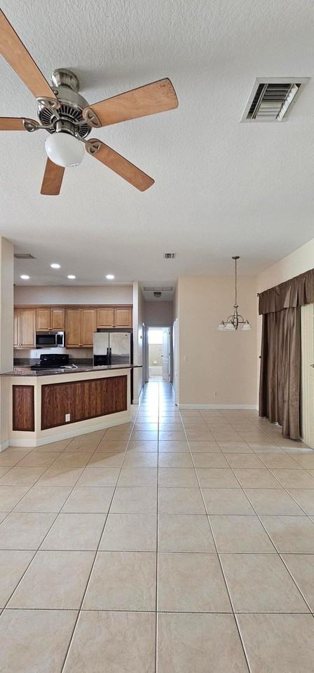 2024 Sw Driftwood St - Photo 6 of 23