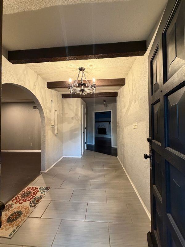 7058 Waverly Ct - Photo 4 of 14