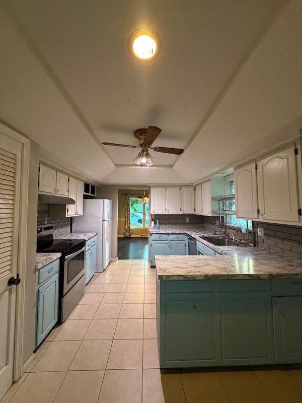 7058 Waverly Ct - Photo 6 of 14