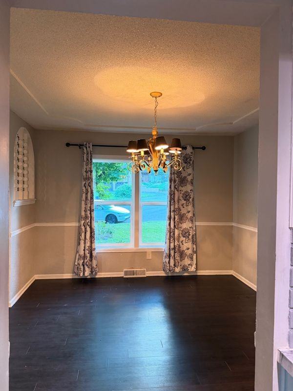 7058 Waverly Ct - Photo 7 of 14