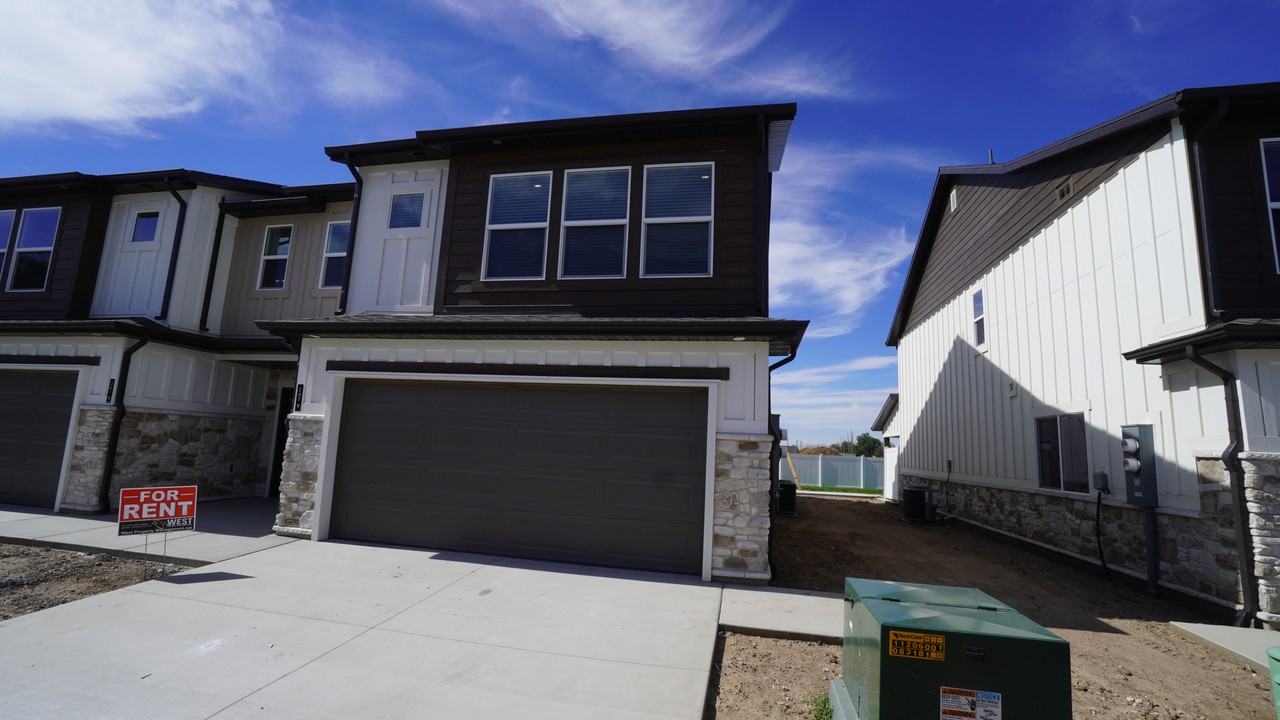 307 N Liberty Cove Dr - Photo 2 of 33