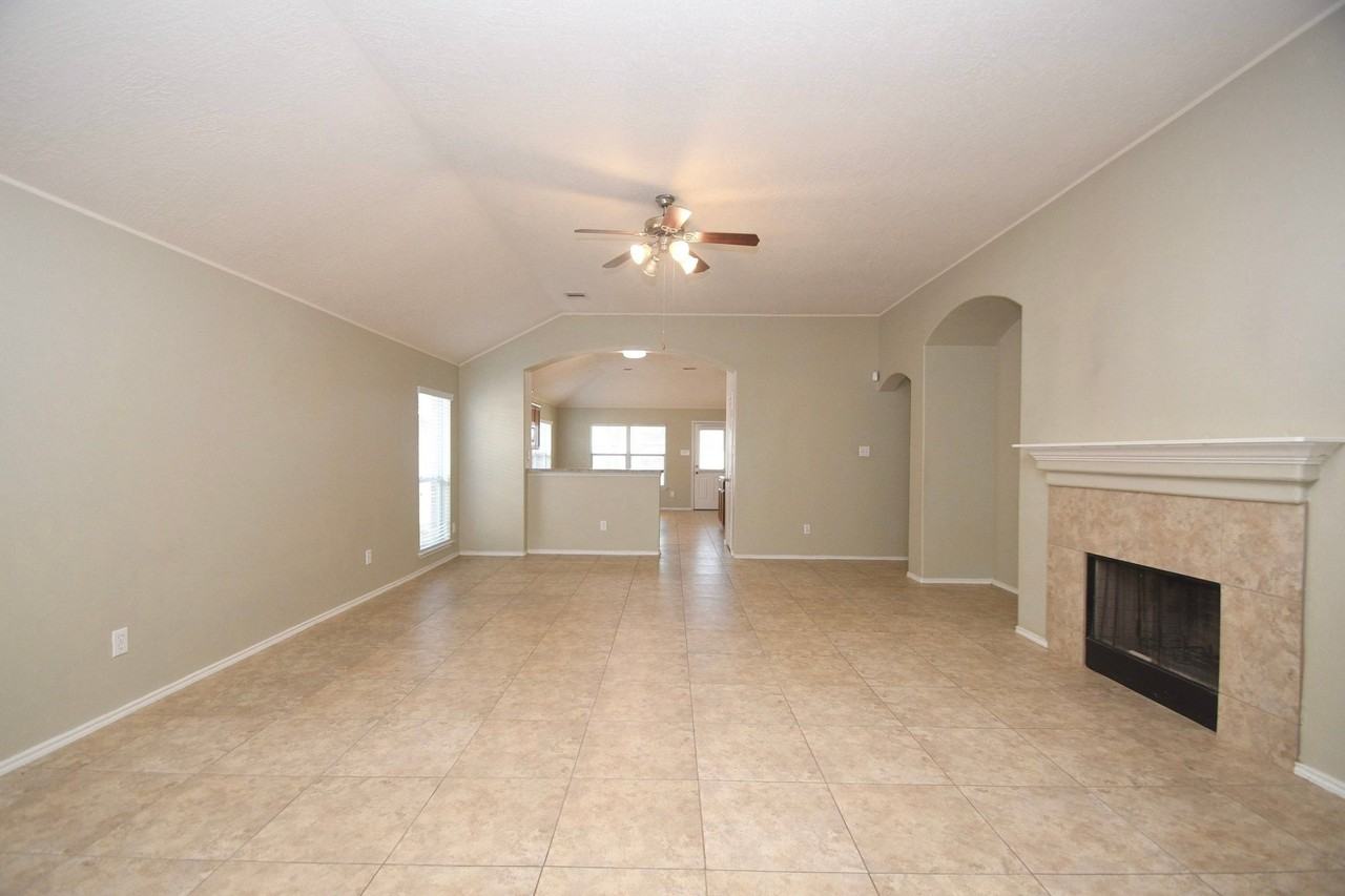 5010 Bridgevalley Ct - Photo 7 of 50