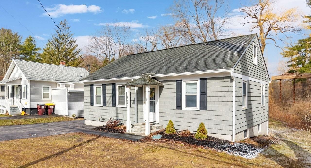 667 Feura Bush Rd - Photo 2 of 28