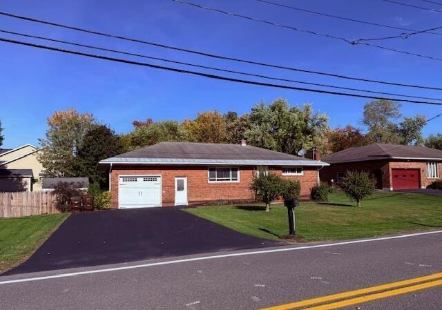 442 Russell Rd - Photo 2 of 30