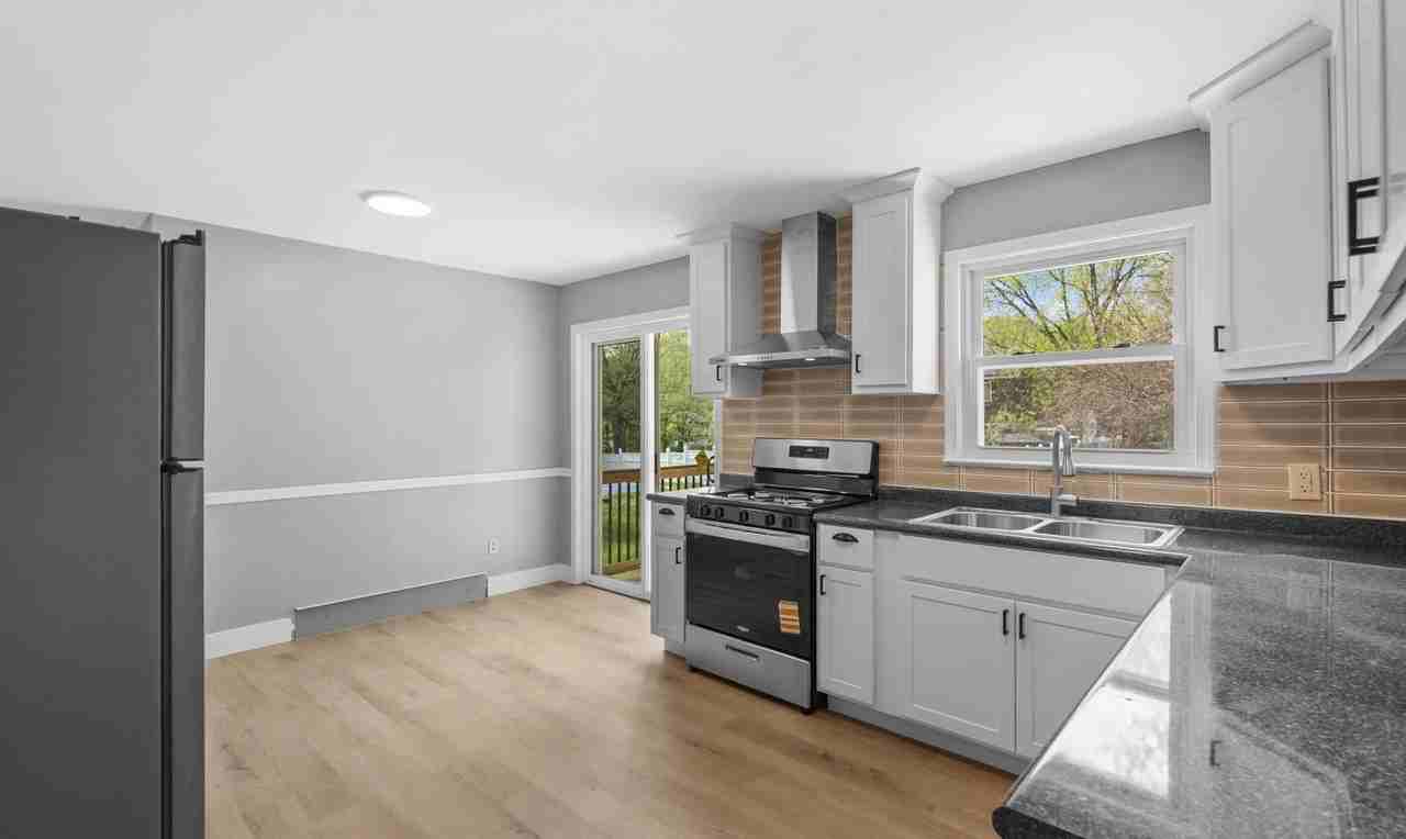 115 Arrow St S - Photo 4 of 26