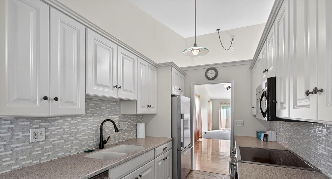 108 Harvard Rd - Photo 5 of 22