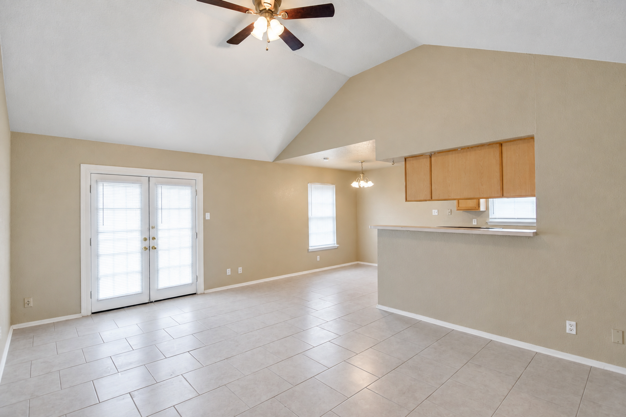 2300 Jerome Dr - Photo 6 of 15