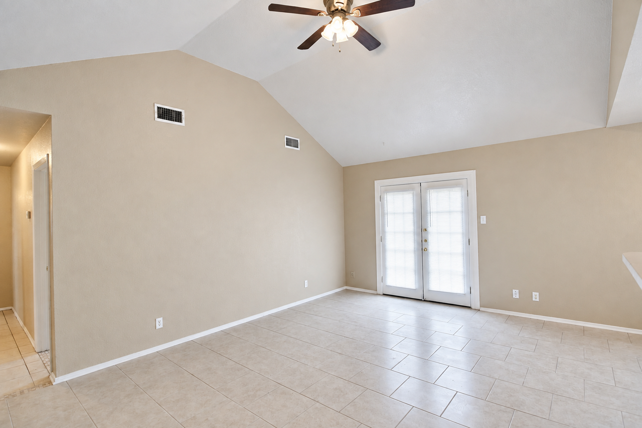 2300 Jerome Dr - Photo 7 of 15