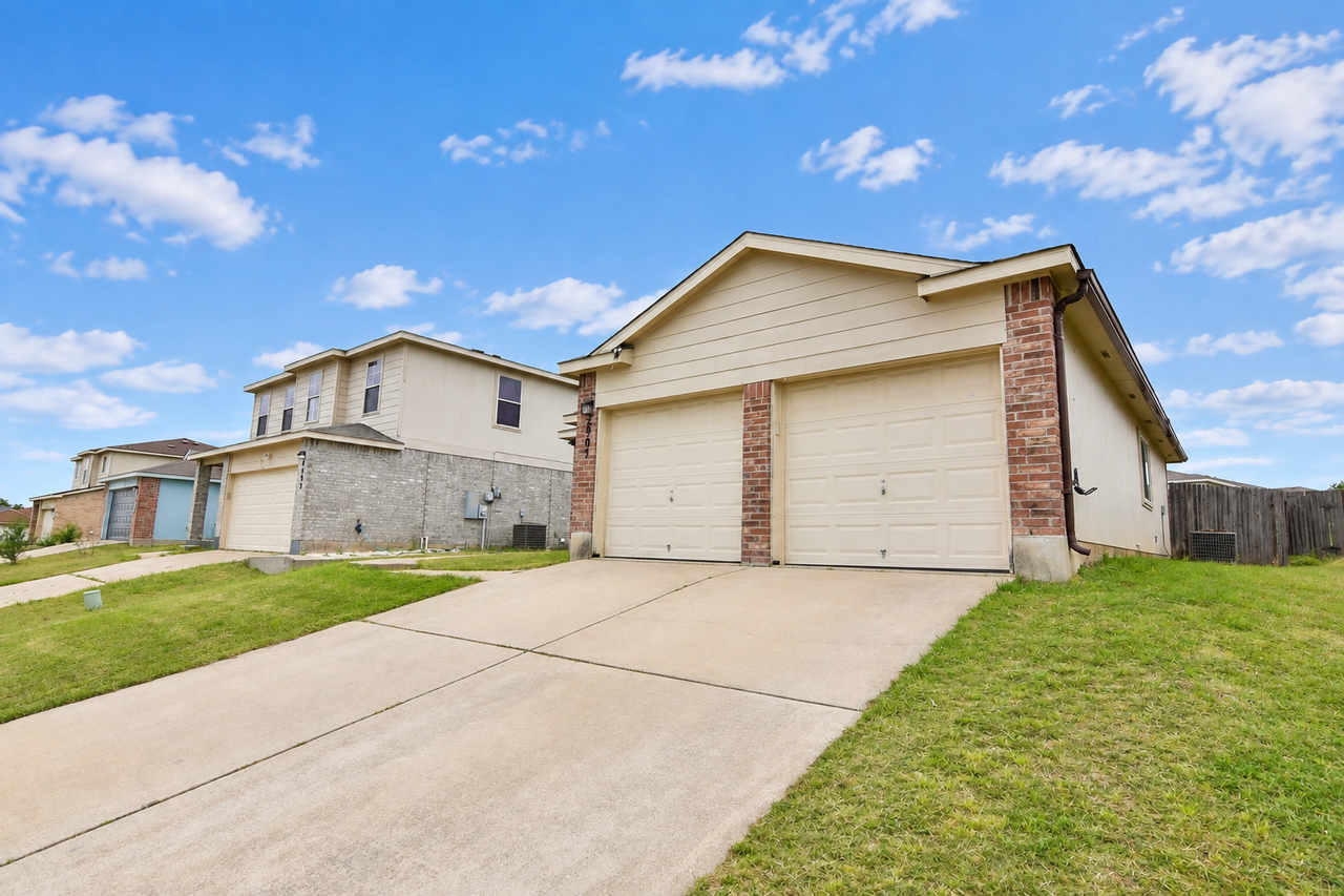 2907 Blackburn Dr - Photo 3 of 18