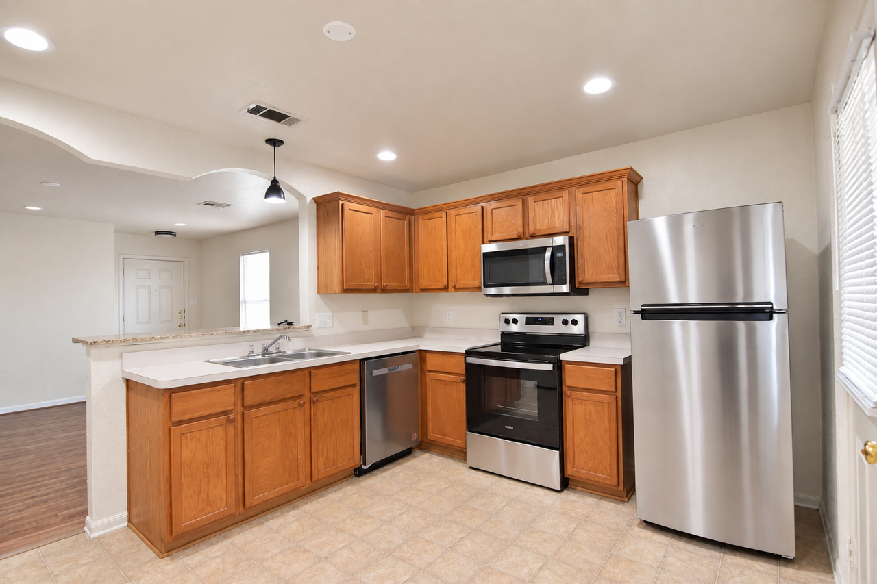 2907 Blackburn Dr - Photo 5 of 18