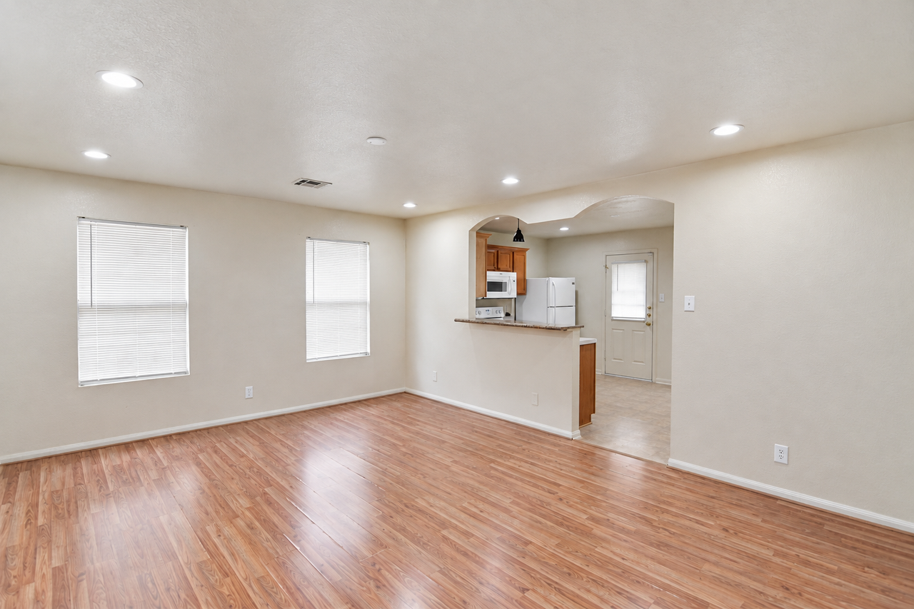 2907 Blackburn Dr - Photo 7 of 18