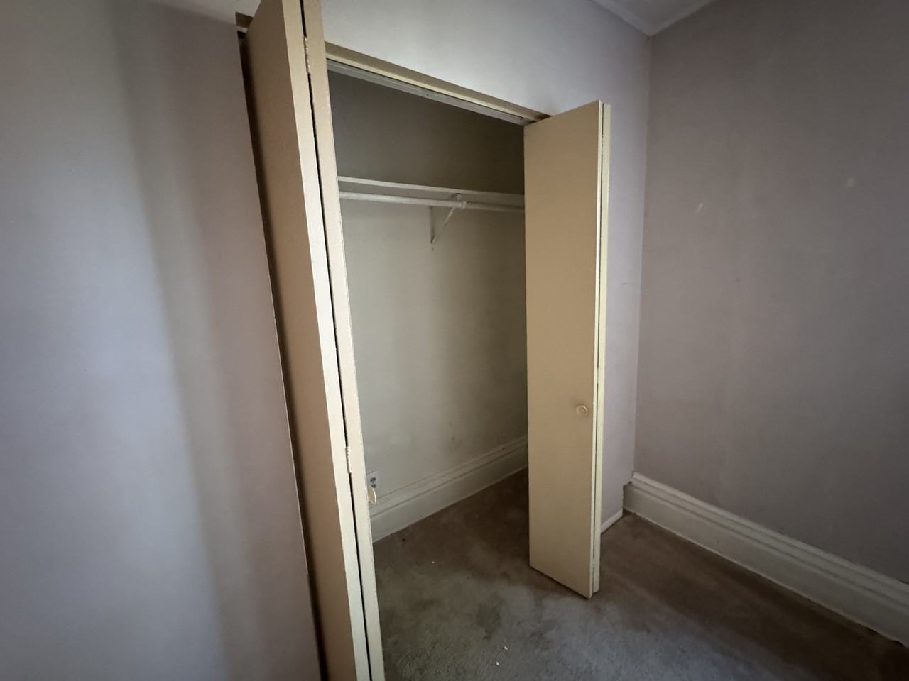 2720 Emerson Ave S - Photo 4 of 7