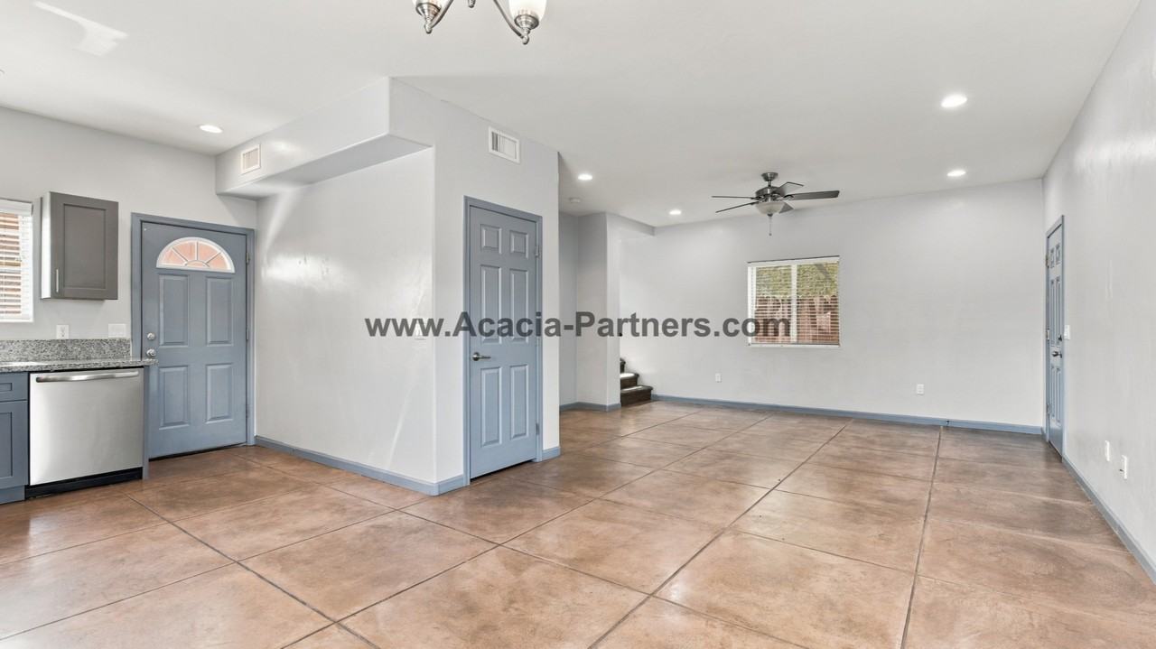1423 N Belvedere Ave - Photo 4 of 14