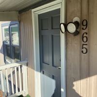 featured image of 965 Lincoln Dr