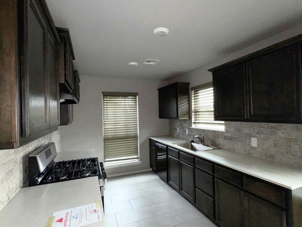 19904 Forsythe Dr - Photo 6 of 20