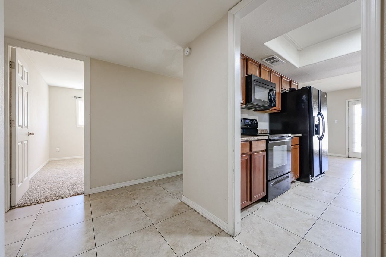 3802 S Grandview Ave - Photo 6 of 49