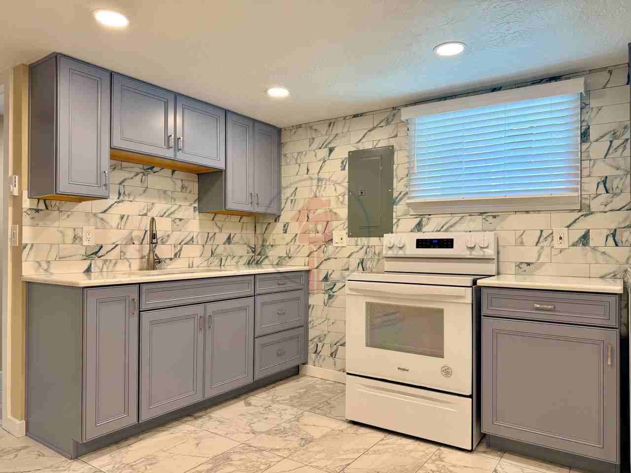 175 N 7Th St - Photo 3 of 9