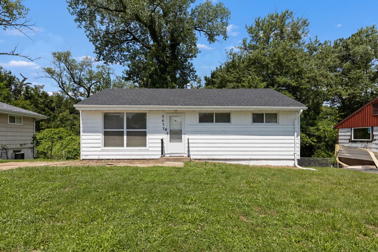 5677 Parchester Dr - Photo 2 of 21