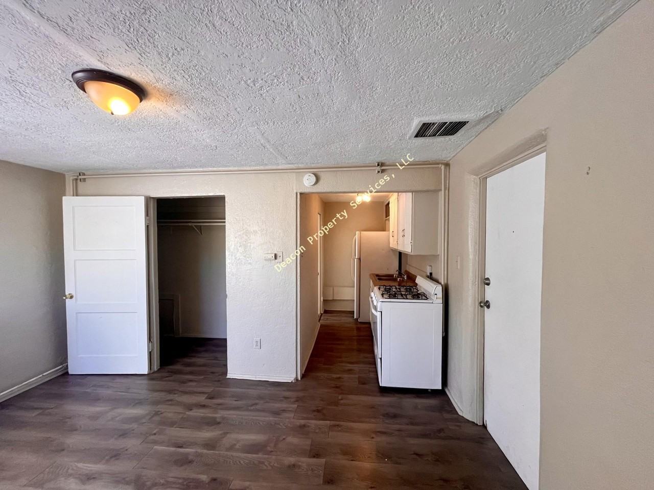 1211 Copper Ave Ne - Photo 4 of 11