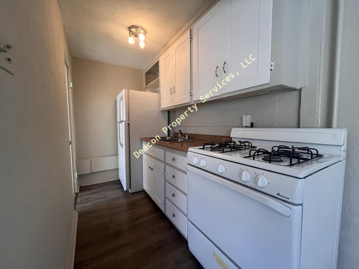 1211 Copper Ave Ne - Photo 5 of 11